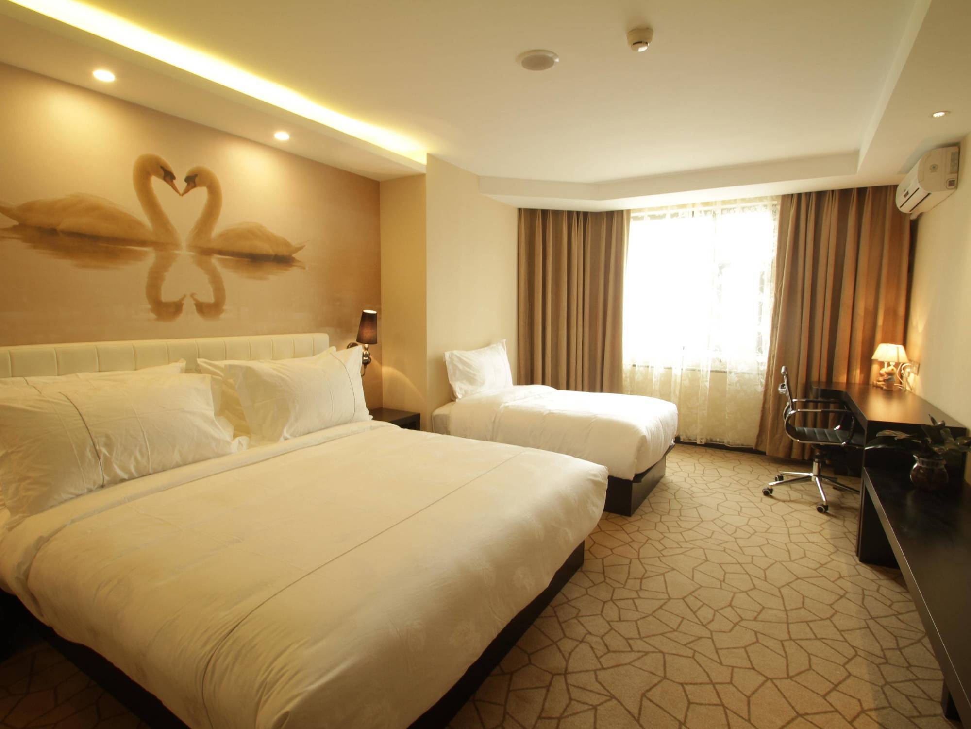 Jingli Hongyizhan Hotel Beijing Sanlitun Exterior photo